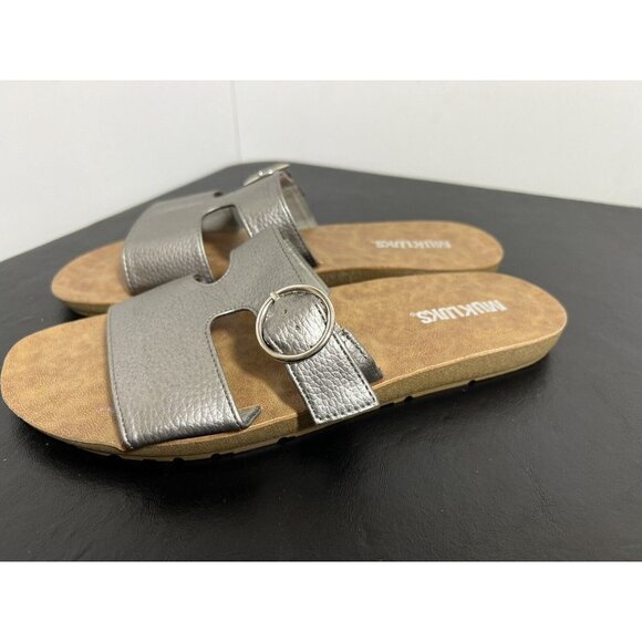 Muk Luks Sandal Slide WOMEN Size 9 Faux Leather in Pewter Silver - Picture 5 of 8